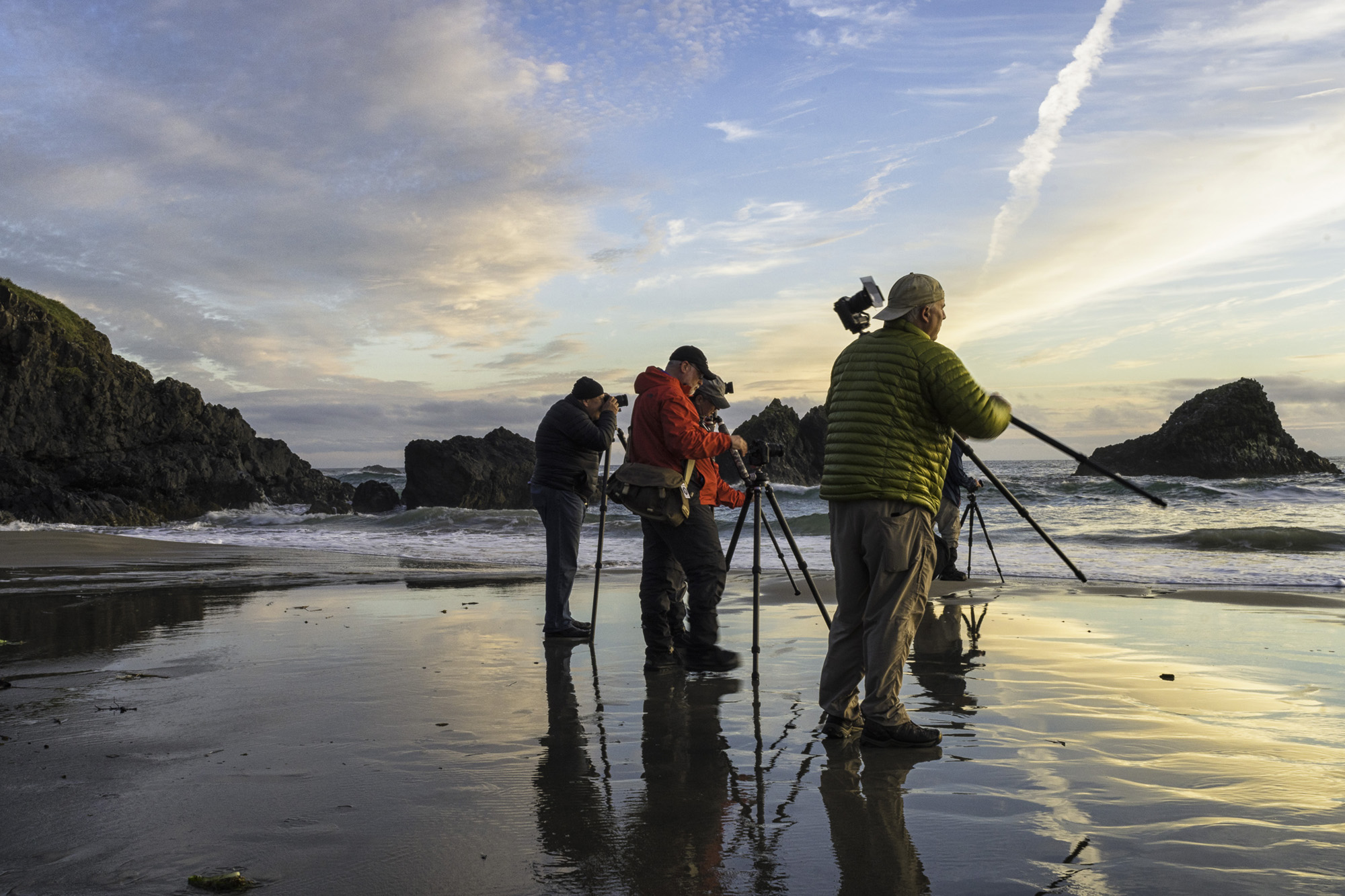 John leading photo workshop, oregon coast, sunset, photography