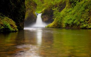 Punchbowl falls in columbia river gorge oregon