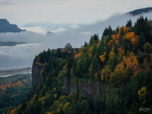 Vista house in columbia river gorge oregon