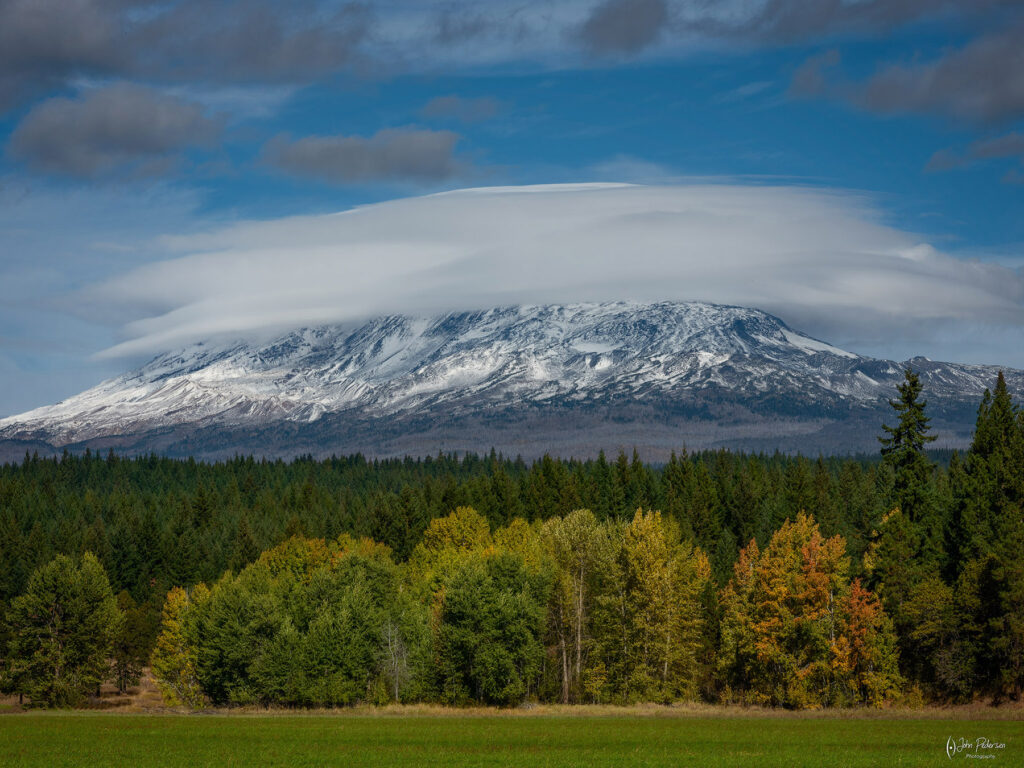 Mt Adams with a lenticular cloud in Washington