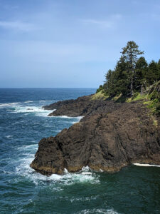 rocky coastline and Pacific Ocean in Oregon